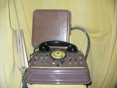 6 kulcsos főnök-titkári készülék , kábel csatlakozó dobozzal együtt